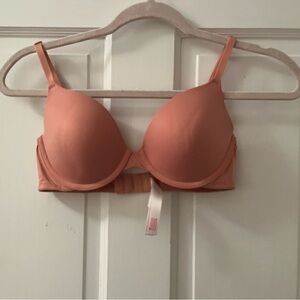 Women's Victoria Secret By Pink T-Shirt Lightly Lined Bra!